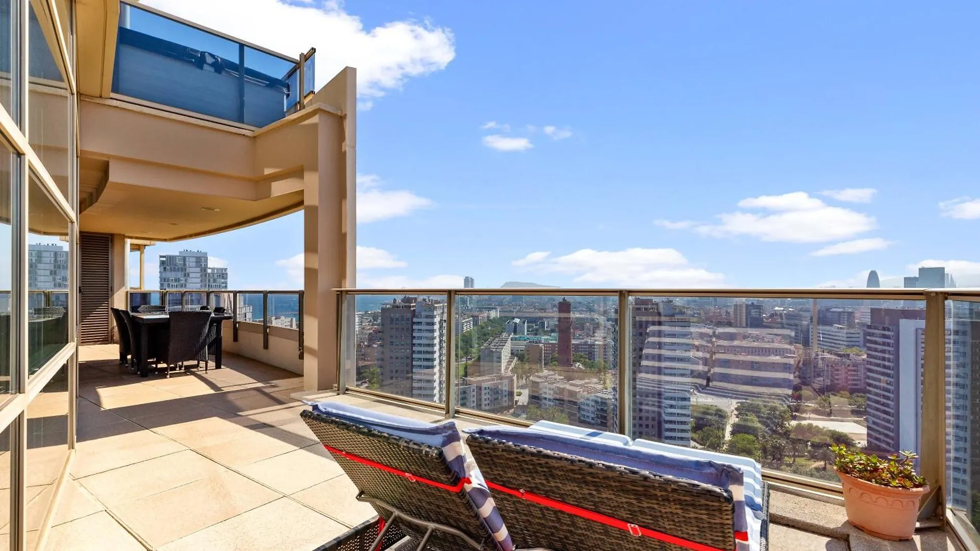 バルセロナPenthouse Duplex With Epic Viewsアパートメント バルセロナ