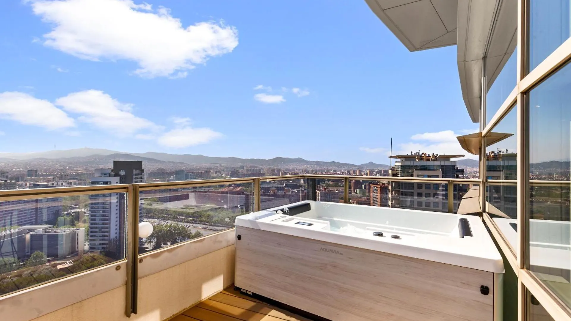 Апартаменты Penthouse Duplex With Epic Views Барселона