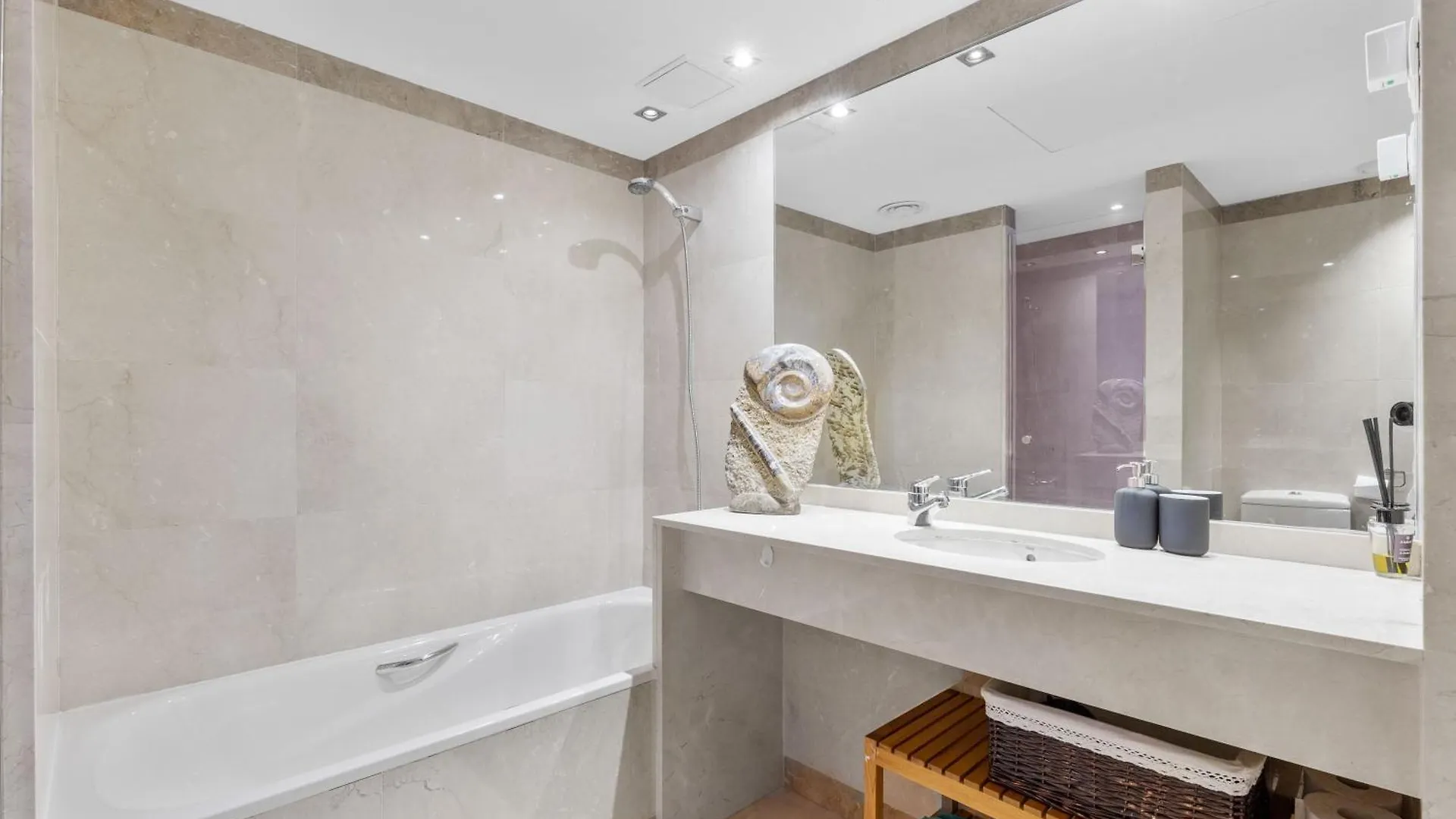 Апартаменты Penthouse Duplex With Epic Views Барселона 0*,
