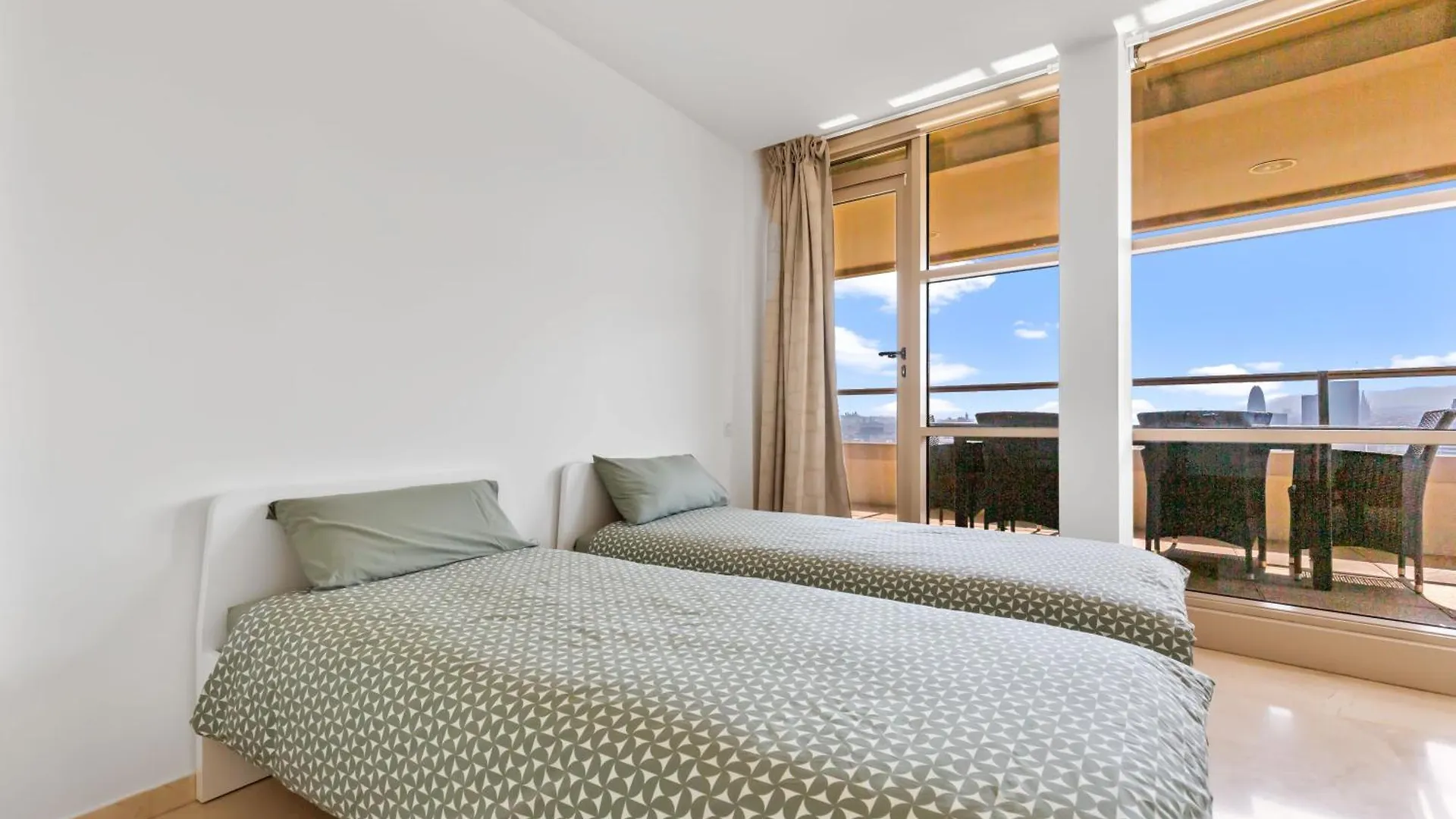 Апартаменты Penthouse Duplex With Epic Views Барселона Испания